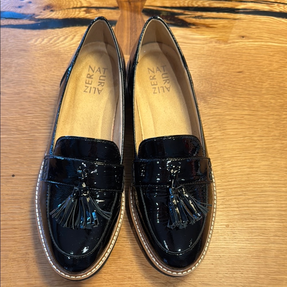 Naturalizer August Black Patent Leather Tassel Loafers Size 8